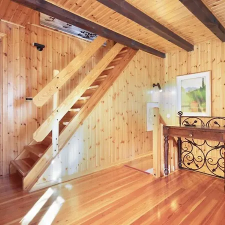 5' Bus To The Slopes, Panoramic * Champoluc