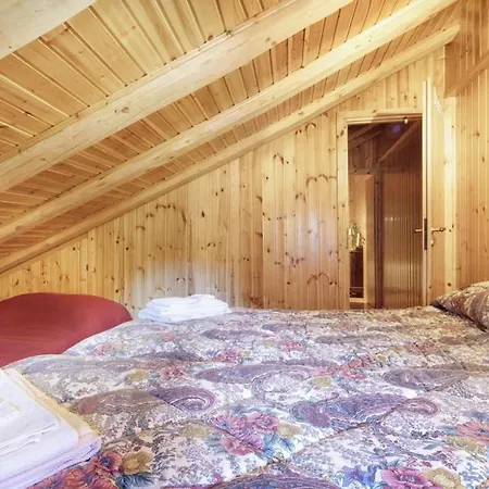 5' Bus To The Slopes, Panoramic Champoluc